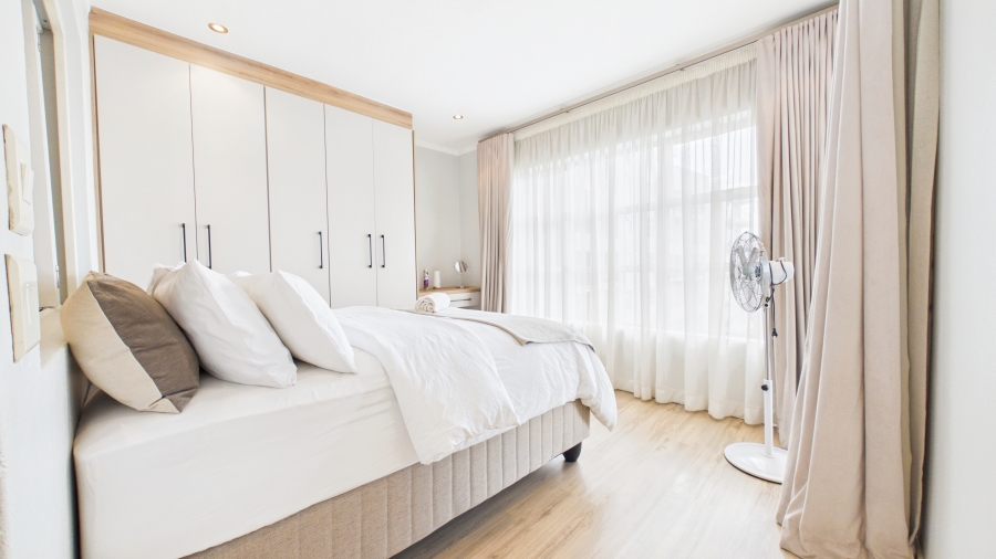 2 Bedroom Property for Sale in Sandhurst Gauteng