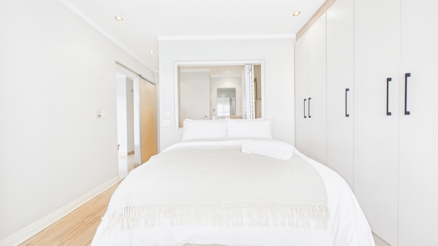 2 Bedroom Property for Sale in Sandhurst Gauteng