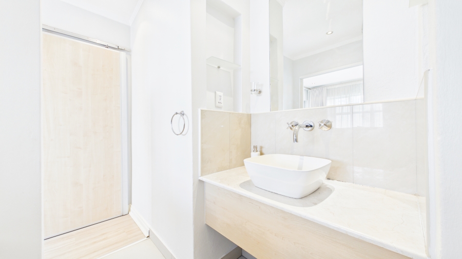 2 Bedroom Property for Sale in Sandhurst Gauteng