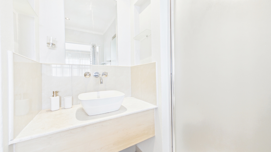 2 Bedroom Property for Sale in Sandhurst Gauteng
