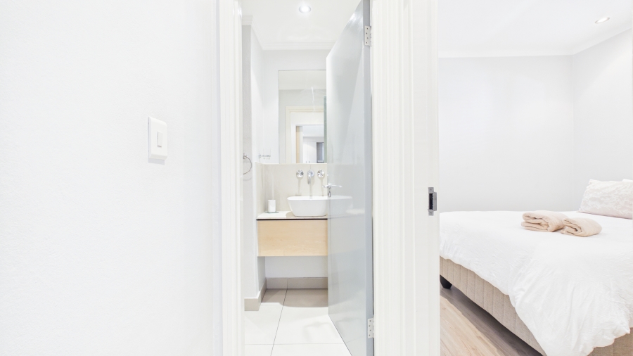 2 Bedroom Property for Sale in Sandhurst Gauteng