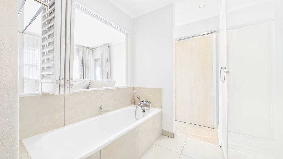 2 Bedroom Property for Sale in Sandhurst Gauteng