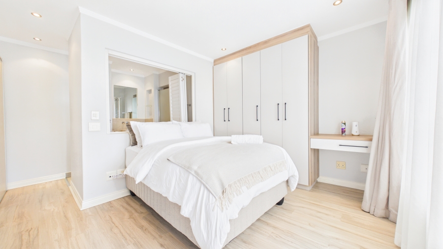2 Bedroom Property for Sale in Sandhurst Gauteng