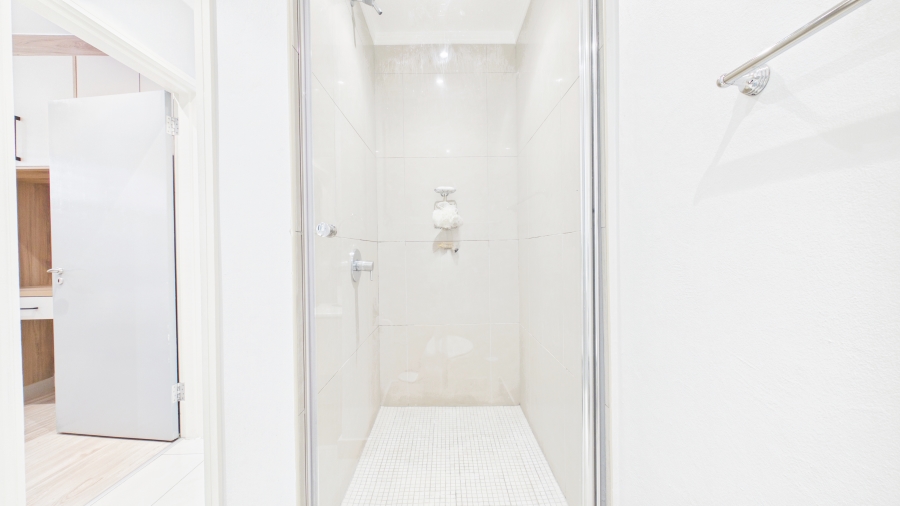 2 Bedroom Property for Sale in Sandhurst Gauteng