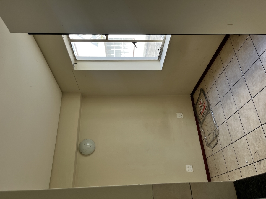 To Let 1 Bedroom Property for Rent in Braamfontein Werf Gauteng