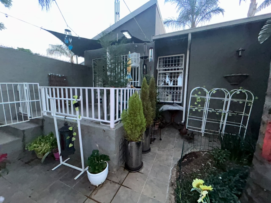 To Let 3 Bedroom Property for Rent in Allens Nek Gauteng