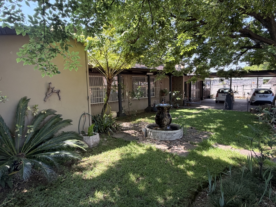 5 Bedroom Property for Sale in Moregloed Gauteng
