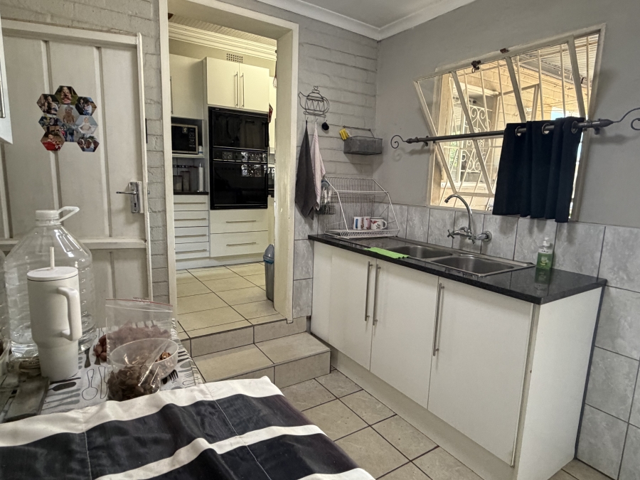 5 Bedroom Property for Sale in Moregloed Gauteng