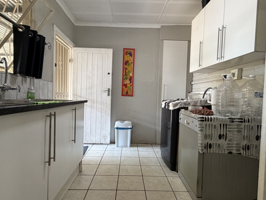 5 Bedroom Property for Sale in Moregloed Gauteng