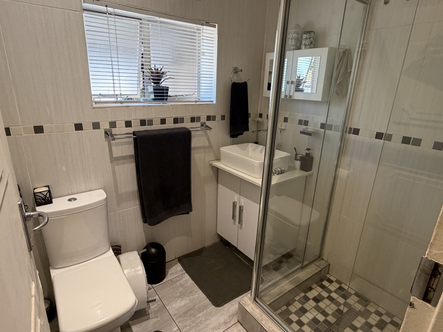 5 Bedroom Property for Sale in Moregloed Gauteng