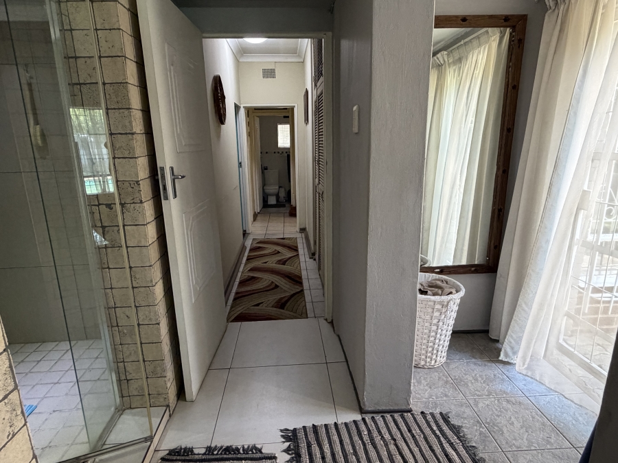 5 Bedroom Property for Sale in Moregloed Gauteng