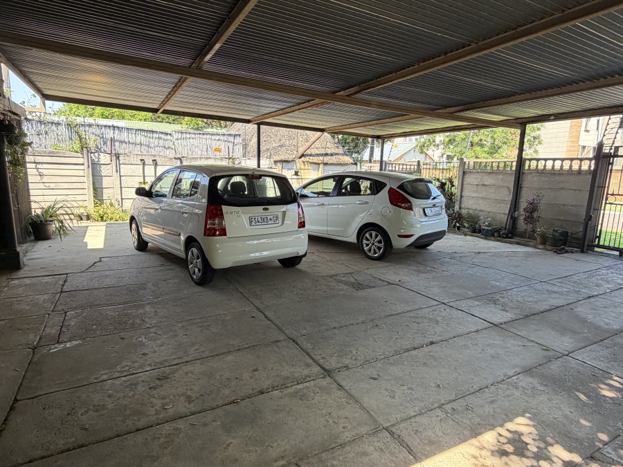 5 Bedroom Property for Sale in Moregloed Gauteng