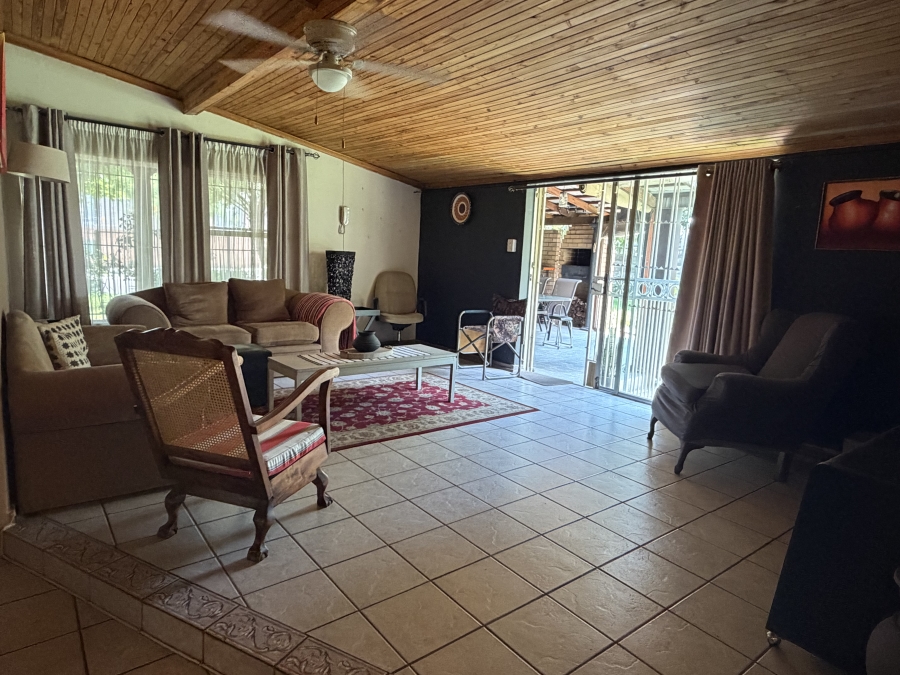 5 Bedroom Property for Sale in Moregloed Gauteng