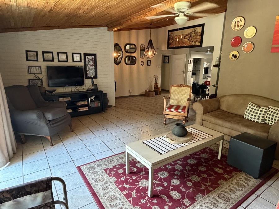 5 Bedroom Property for Sale in Moregloed Gauteng