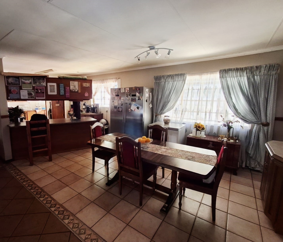 3 Bedroom Property for Sale in Waverley Gauteng