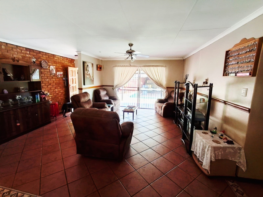 3 Bedroom Property for Sale in Waverley Gauteng