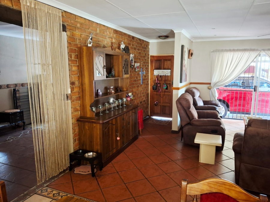 3 Bedroom Property for Sale in Waverley Gauteng