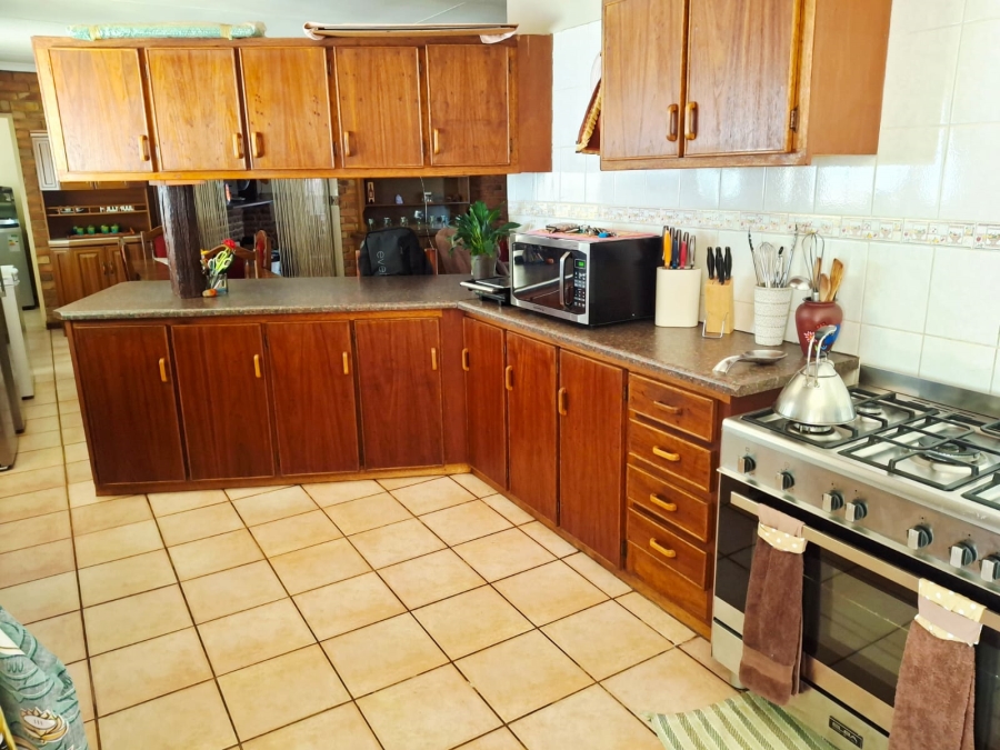 3 Bedroom Property for Sale in Waverley Gauteng