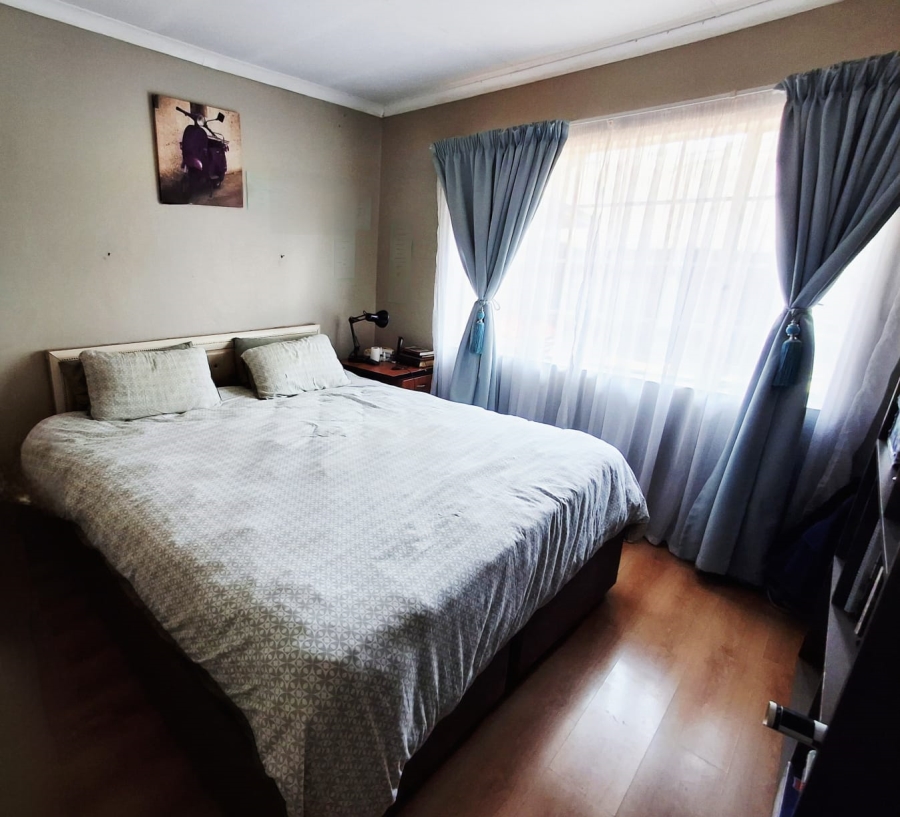 3 Bedroom Property for Sale in Waverley Gauteng
