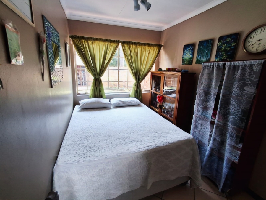 3 Bedroom Property for Sale in Waverley Gauteng
