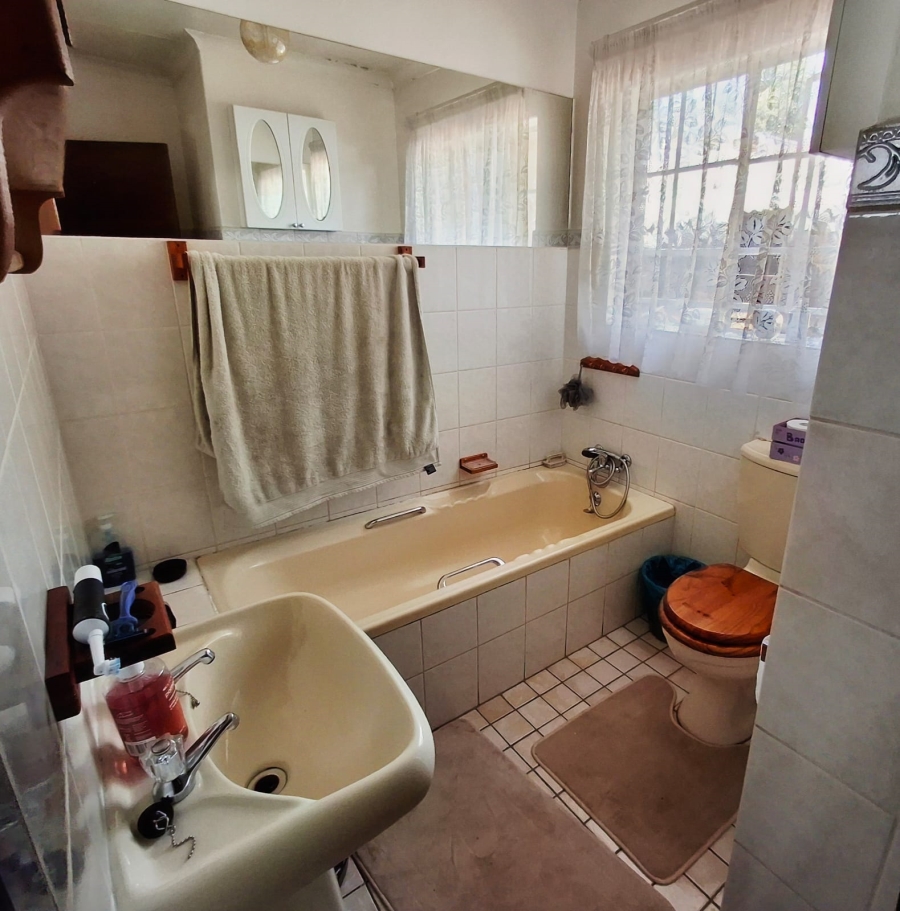 3 Bedroom Property for Sale in Waverley Gauteng