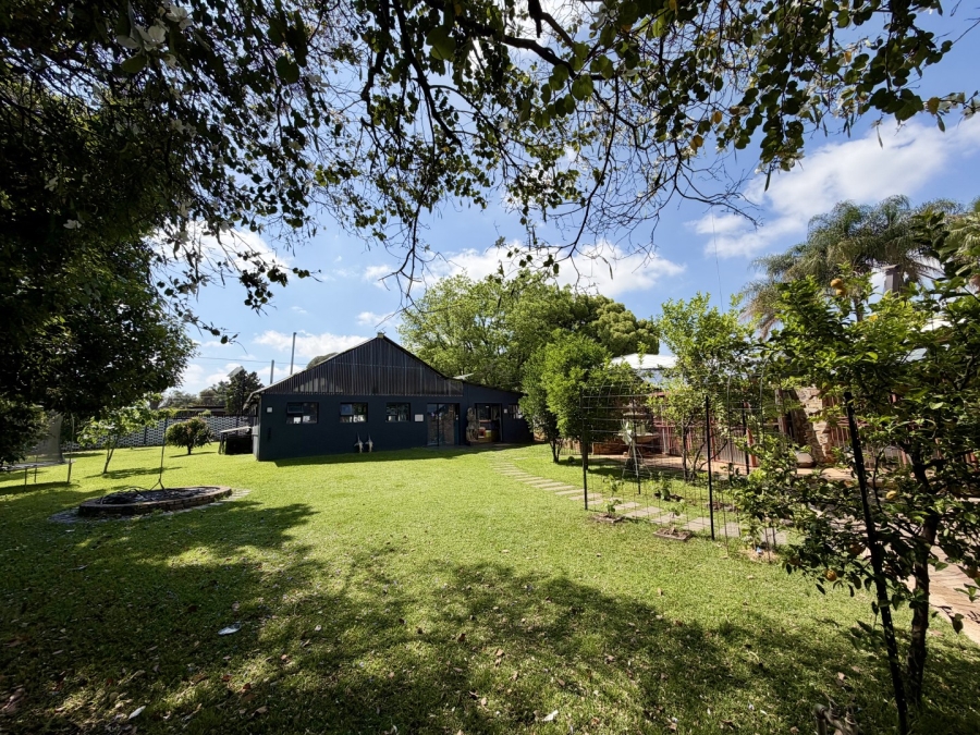 6 Bedroom Property for Sale in Ekklesia Gauteng