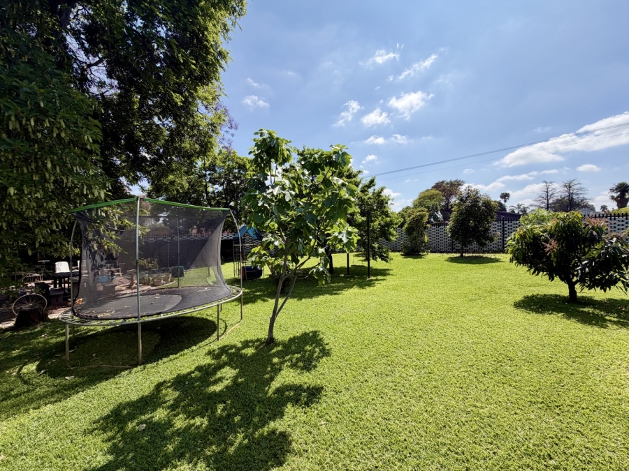6 Bedroom Property for Sale in Ekklesia Gauteng