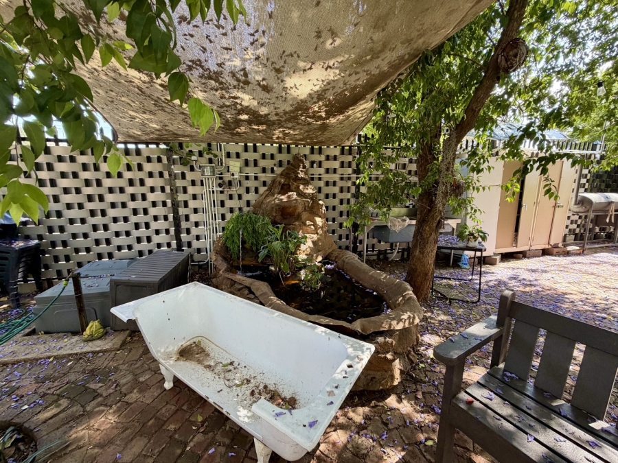 6 Bedroom Property for Sale in Ekklesia Gauteng