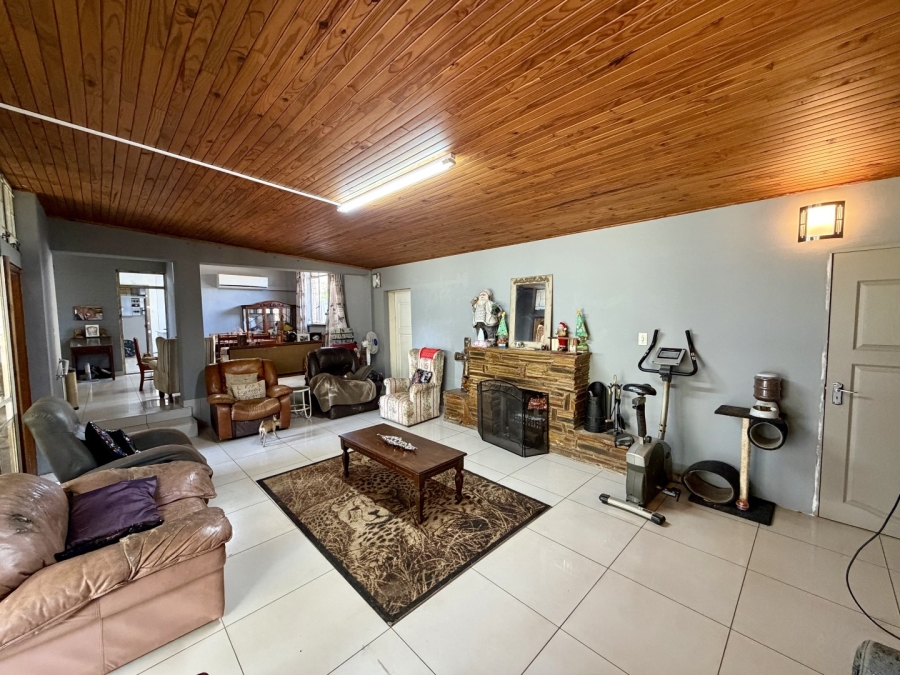 6 Bedroom Property for Sale in Ekklesia Gauteng