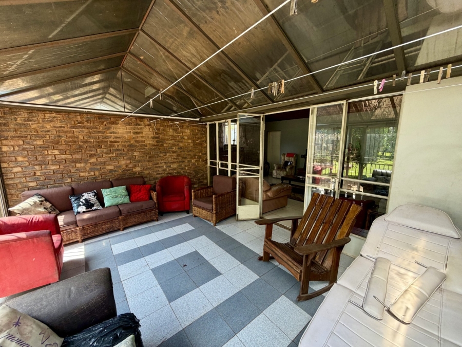 6 Bedroom Property for Sale in Ekklesia Gauteng