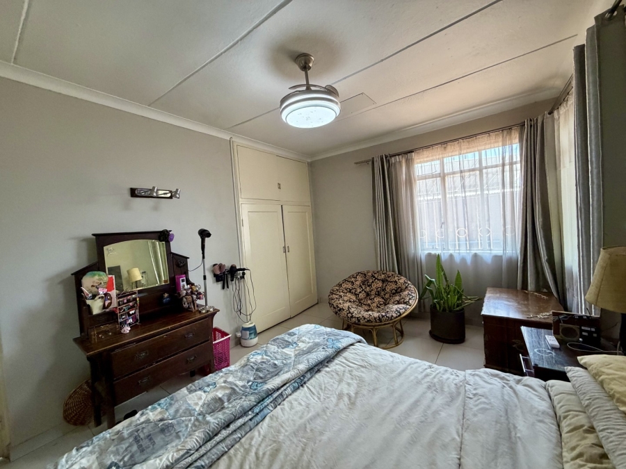 6 Bedroom Property for Sale in Ekklesia Gauteng