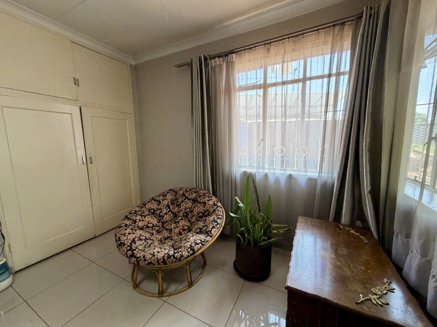 6 Bedroom Property for Sale in Ekklesia Gauteng