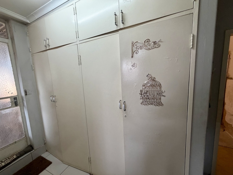 6 Bedroom Property for Sale in Ekklesia Gauteng
