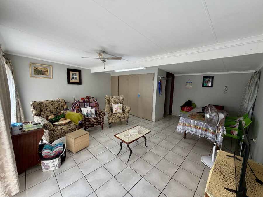 6 Bedroom Property for Sale in Ekklesia Gauteng