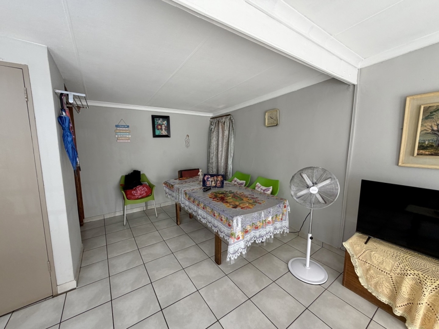 6 Bedroom Property for Sale in Ekklesia Gauteng