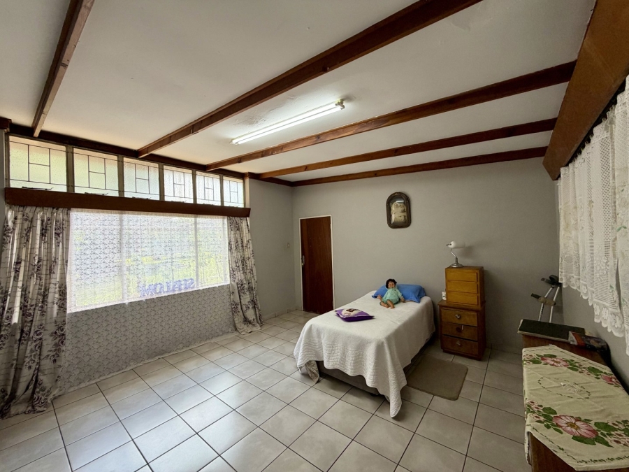 6 Bedroom Property for Sale in Ekklesia Gauteng