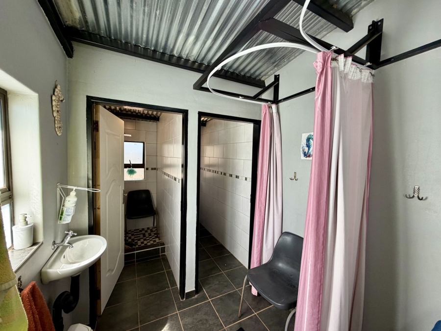 6 Bedroom Property for Sale in Ekklesia Gauteng