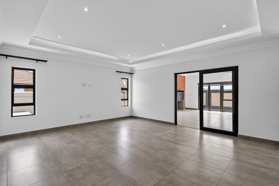 To Let 4 Bedroom Property for Rent in Zambezi Country Estate Gauteng