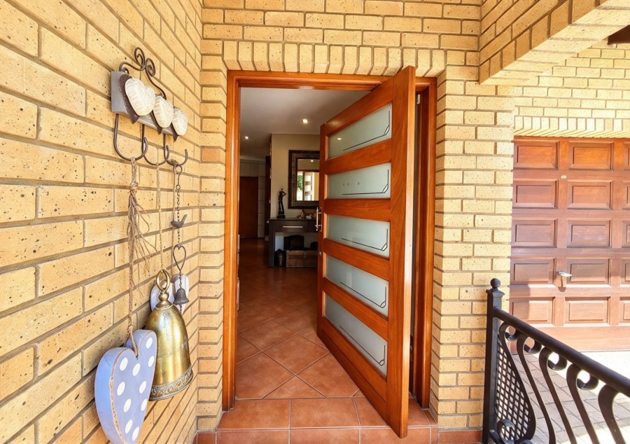 To Let 3 Bedroom Property for Rent in Magalieskruin Gauteng