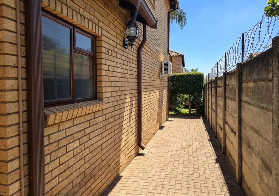To Let 3 Bedroom Property for Rent in Magalieskruin Gauteng