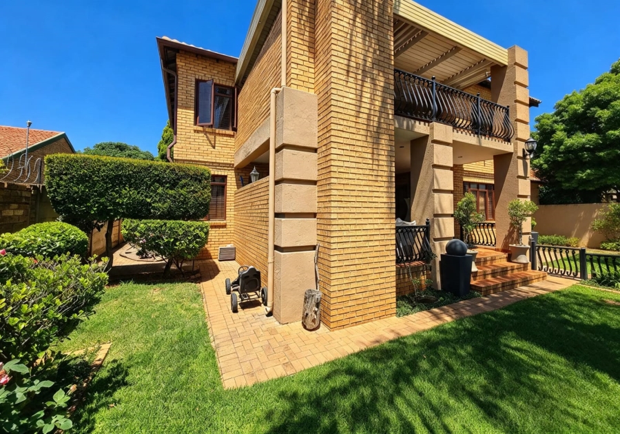 To Let 3 Bedroom Property for Rent in Magalieskruin Gauteng