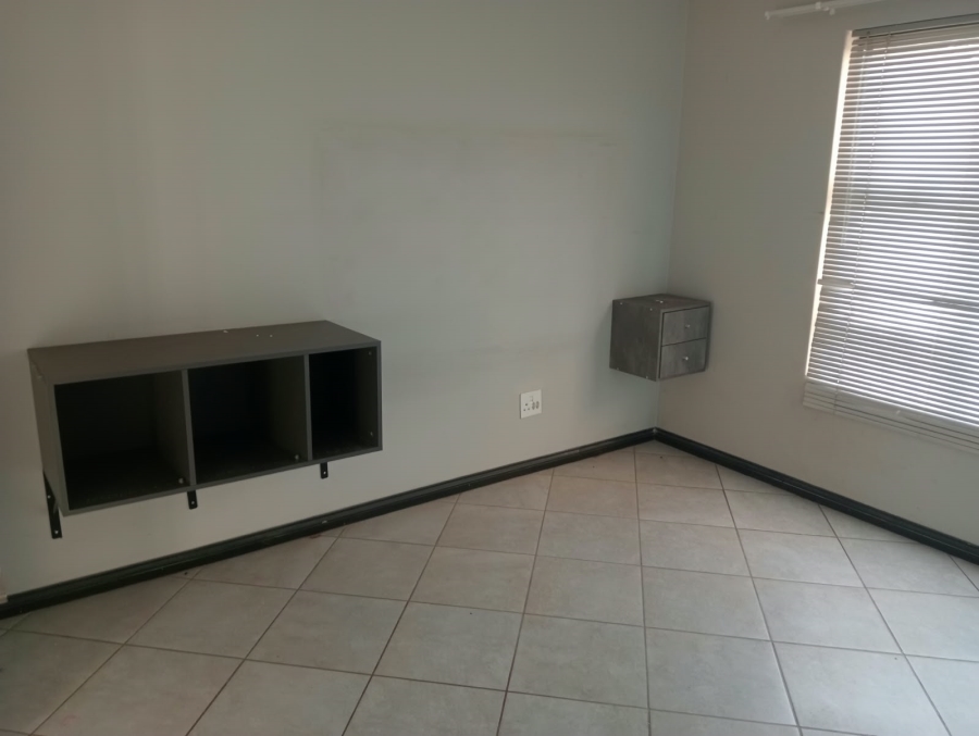2 Bedroom Property for Sale in Norton Park Gauteng