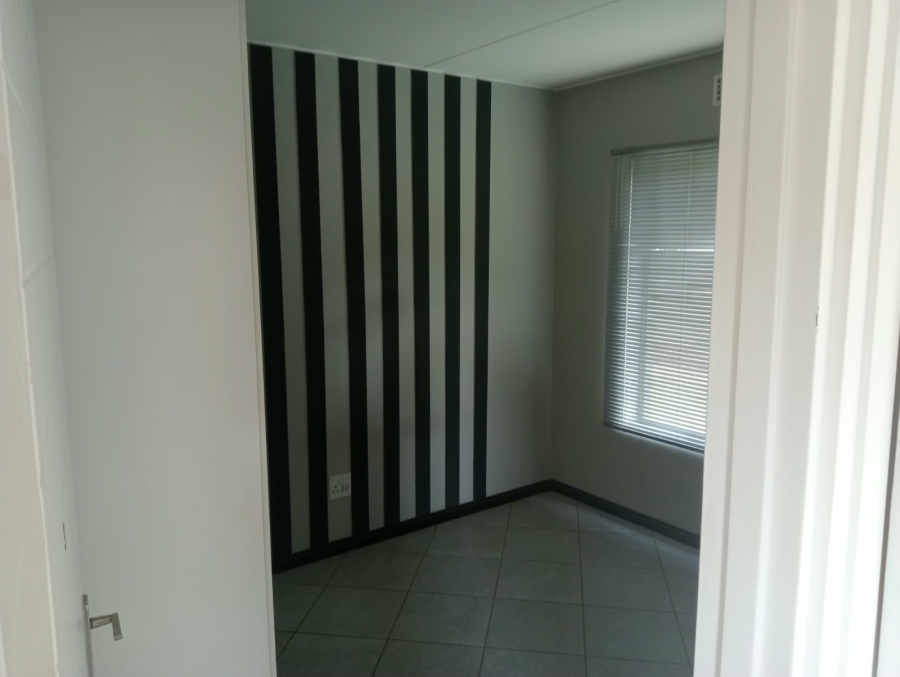 2 Bedroom Property for Sale in Norton Park Gauteng
