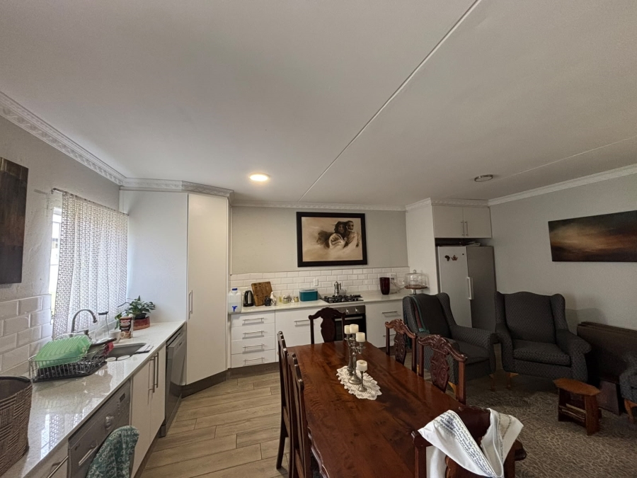 2 Bedroom Property for Sale in Greenstone Hill Gauteng