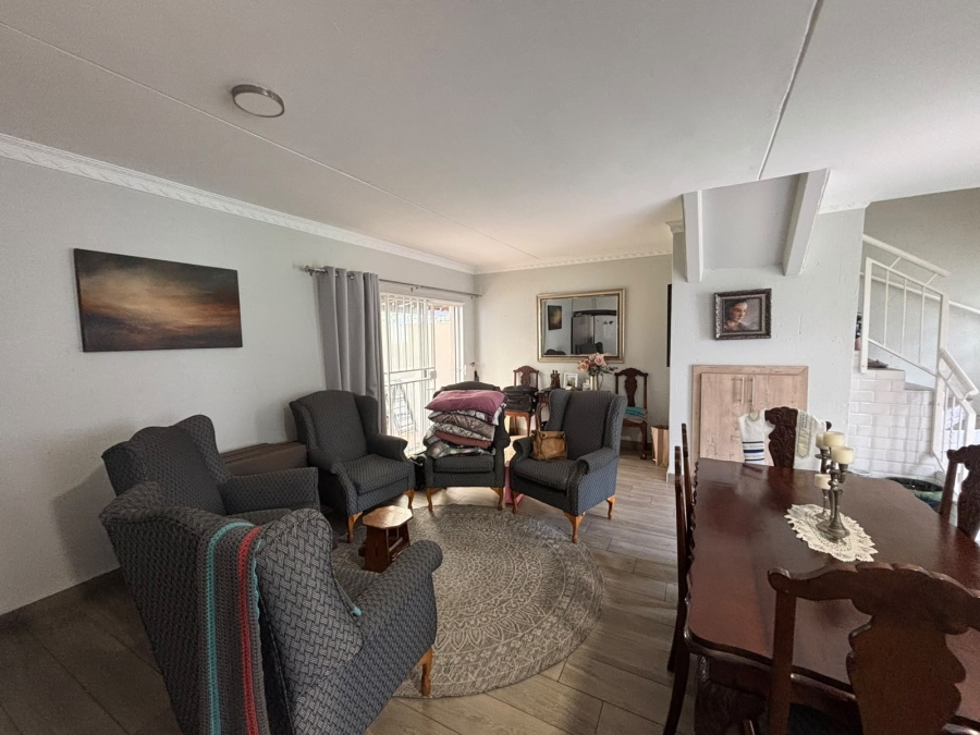 2 Bedroom Property for Sale in Greenstone Hill Gauteng