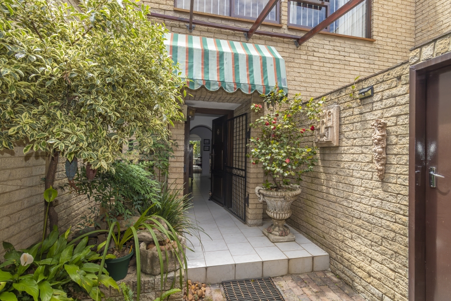3 Bedroom Property for Sale in Bryanston Gauteng