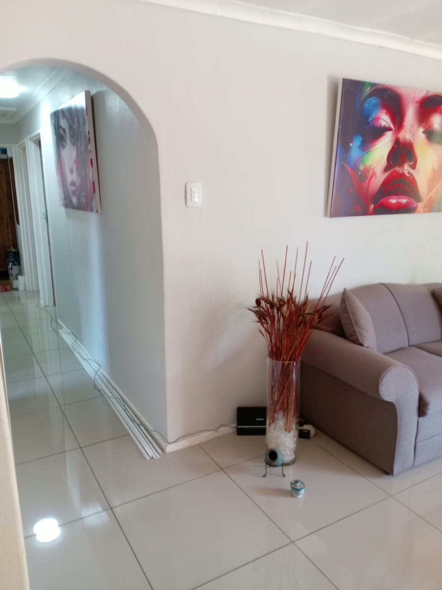 3 Bedroom Property for Sale in Lindhaven Gauteng