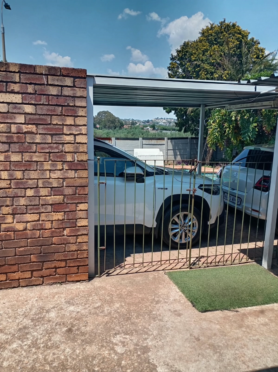 3 Bedroom Property for Sale in Lindhaven Gauteng