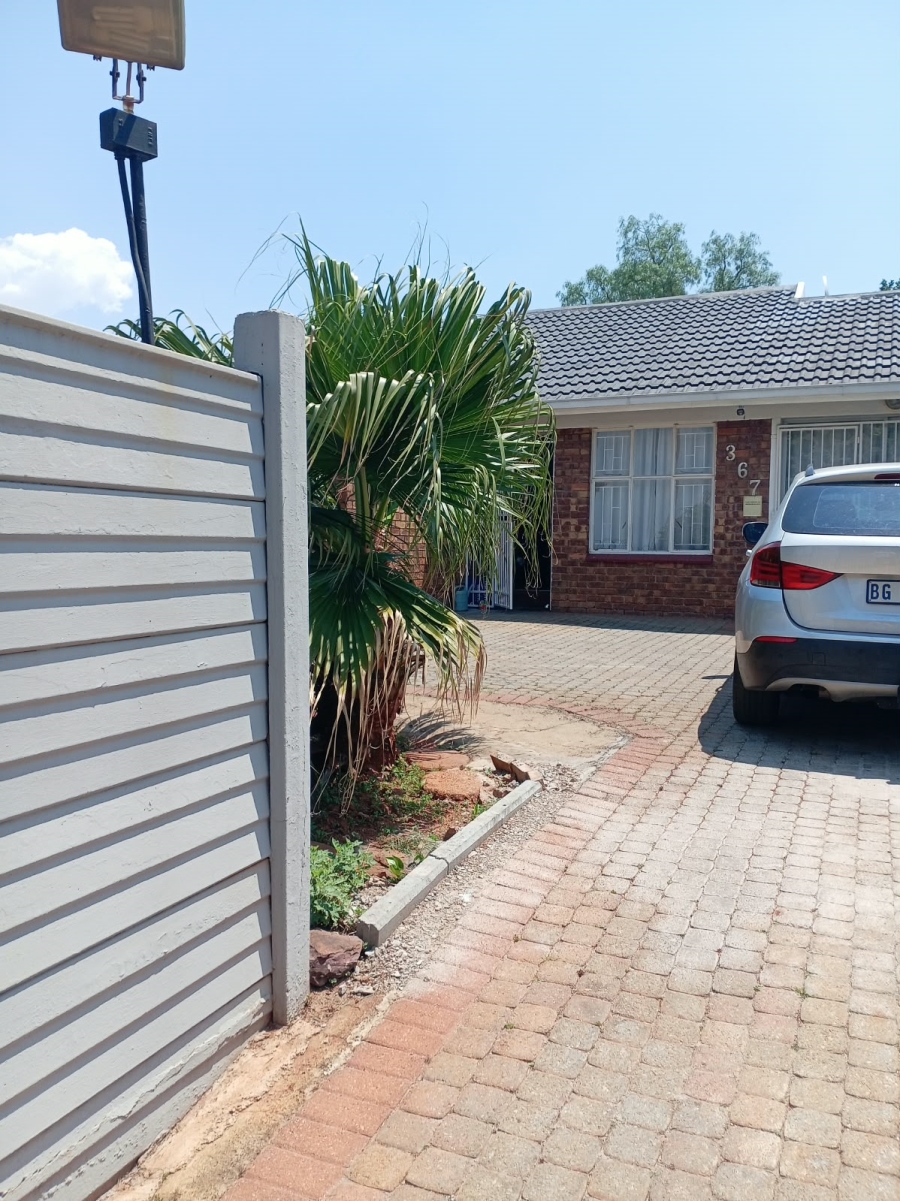 3 Bedroom Property for Sale in Lindhaven Gauteng