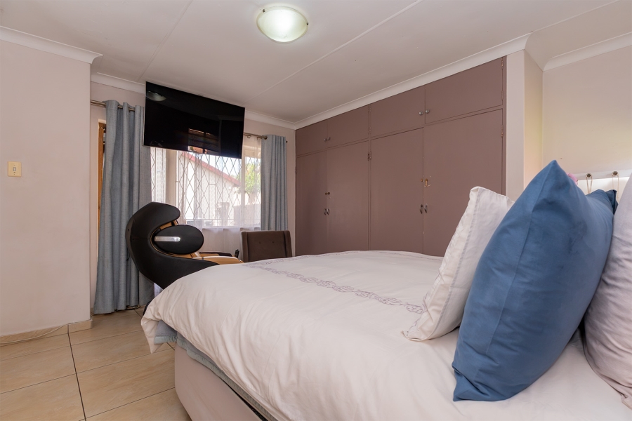 4 Bedroom Property for Sale in Wendywood Gauteng